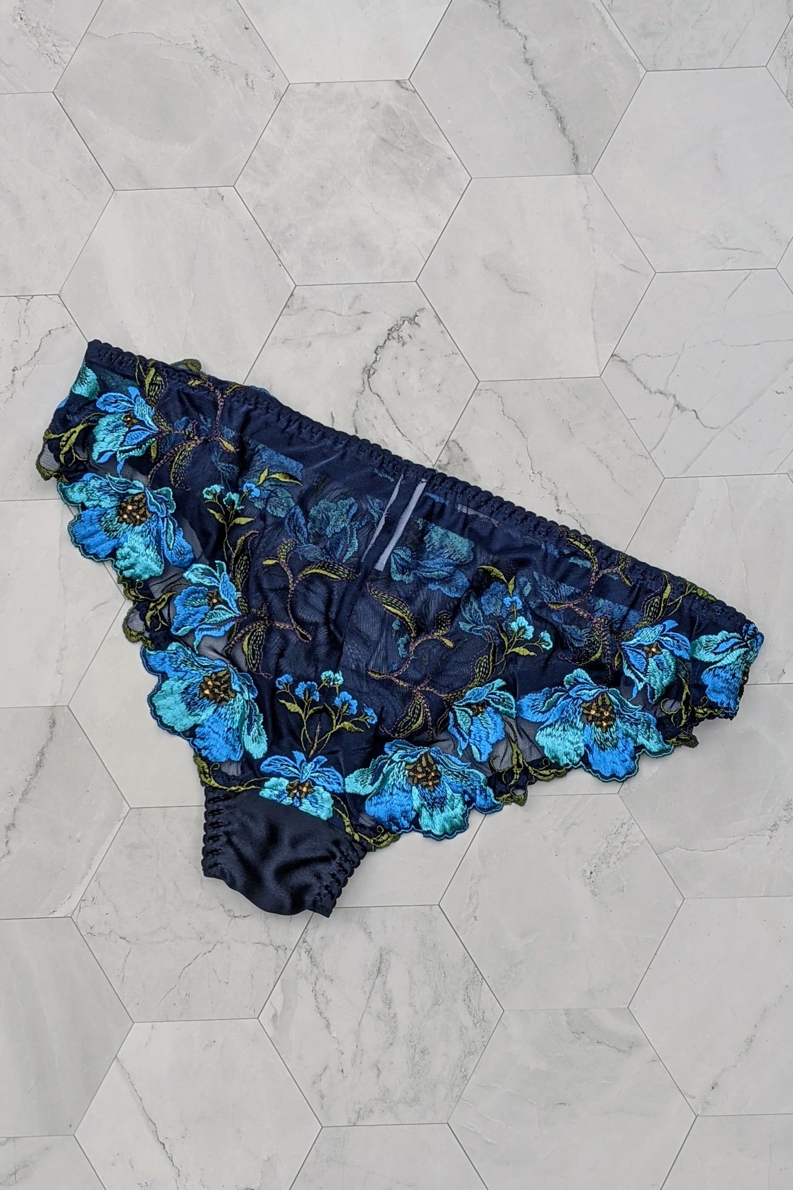 Love-in-Idleness knickers (sample)