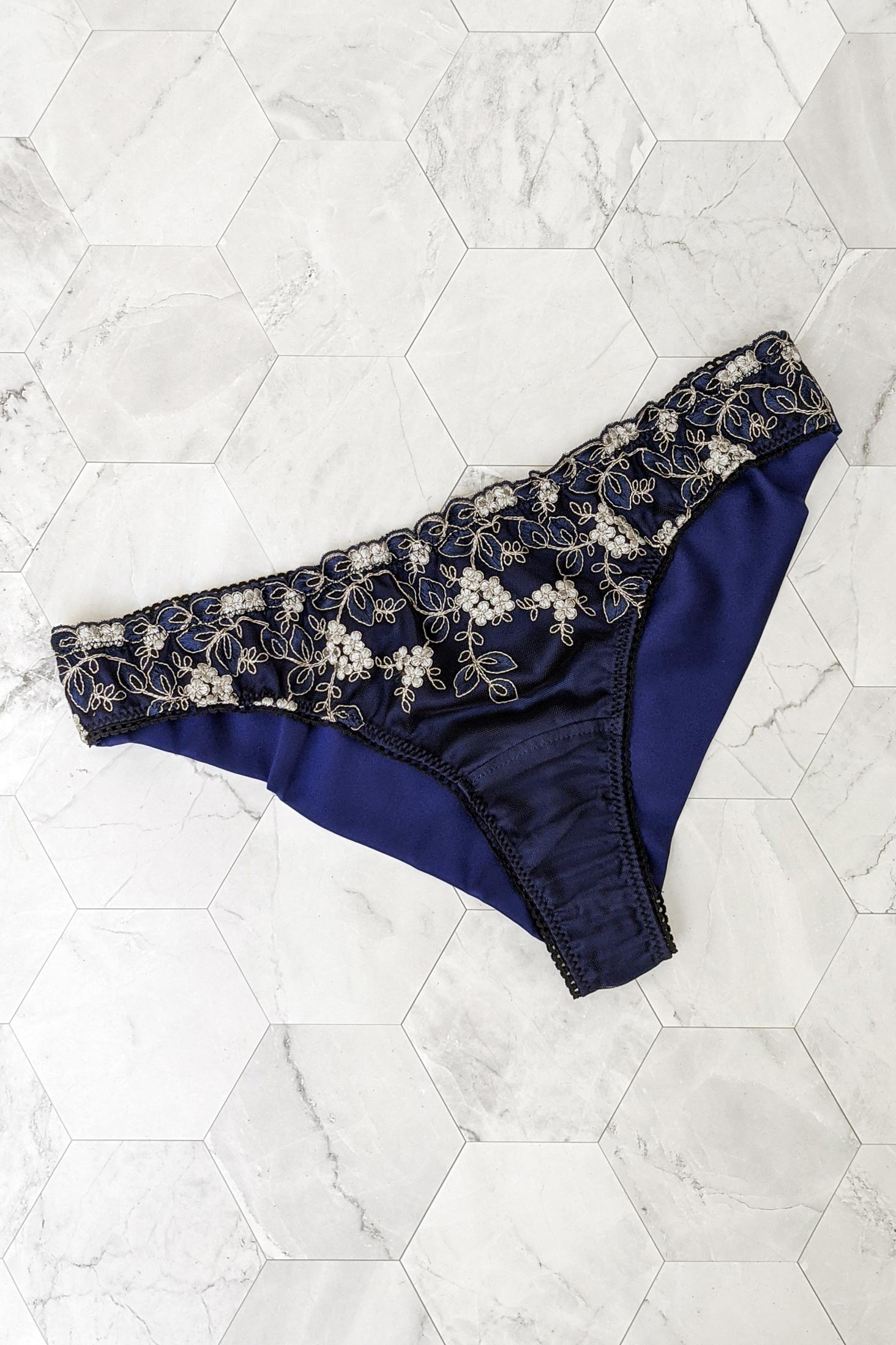 Silk knickers with blue embroidered mesh and floral vines