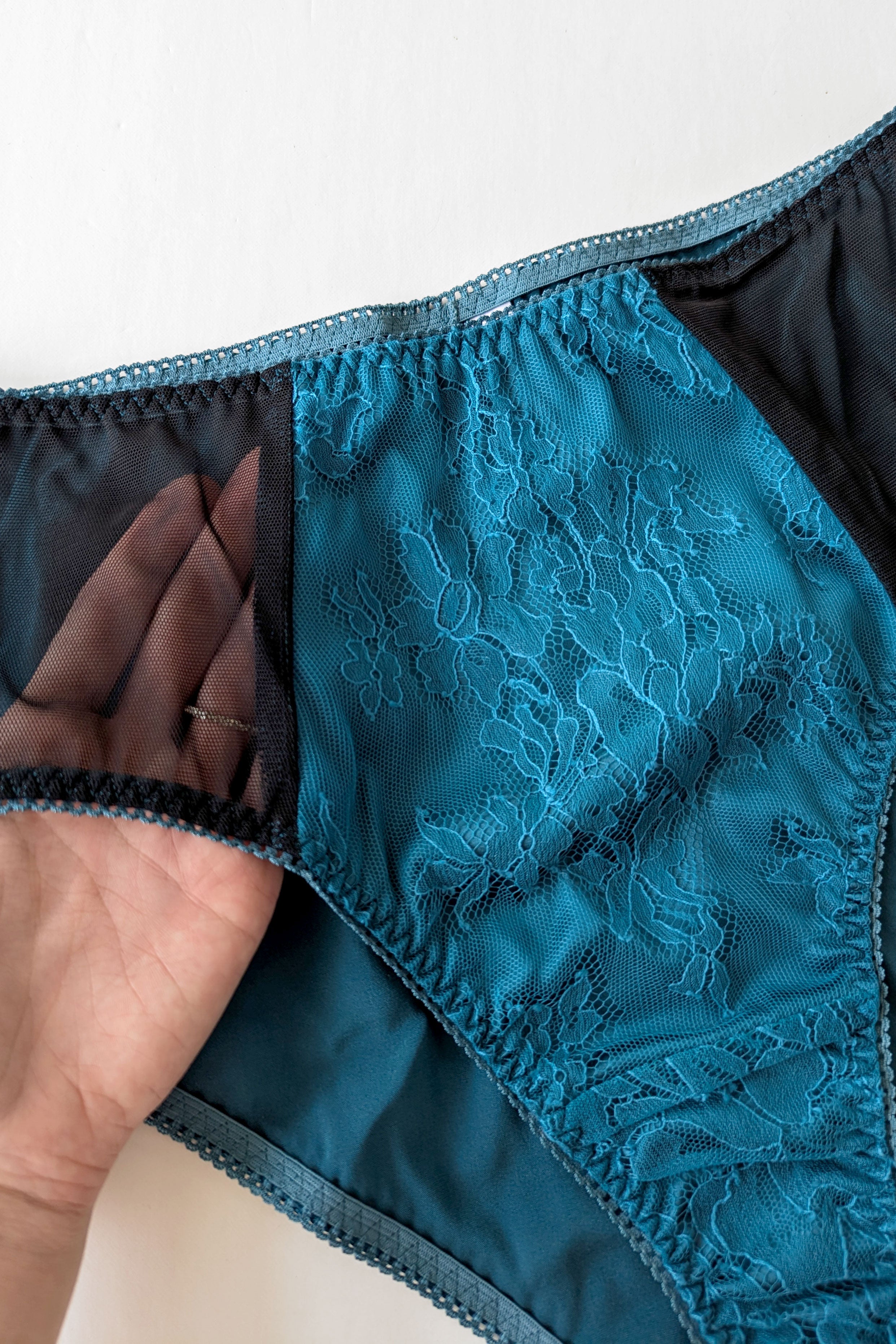 Silk and lace knickers - Ocean 5
