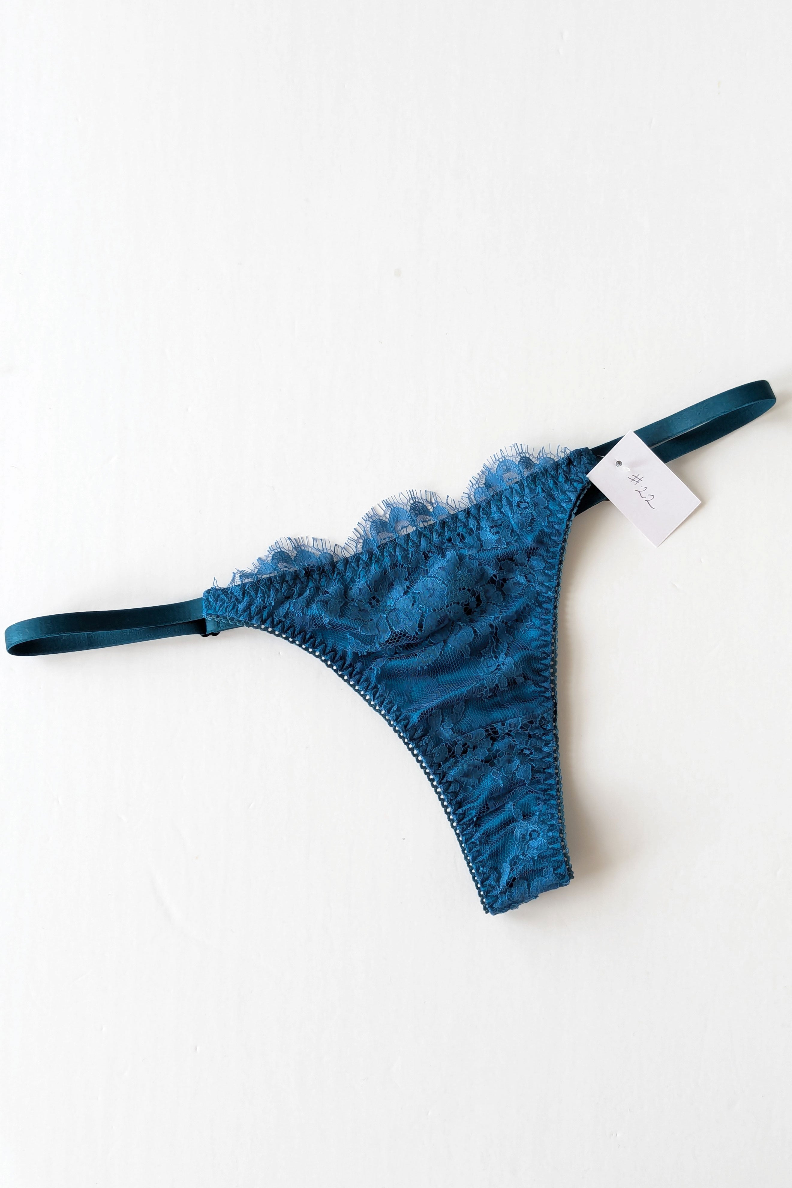 Silk and lace thong - Ocean