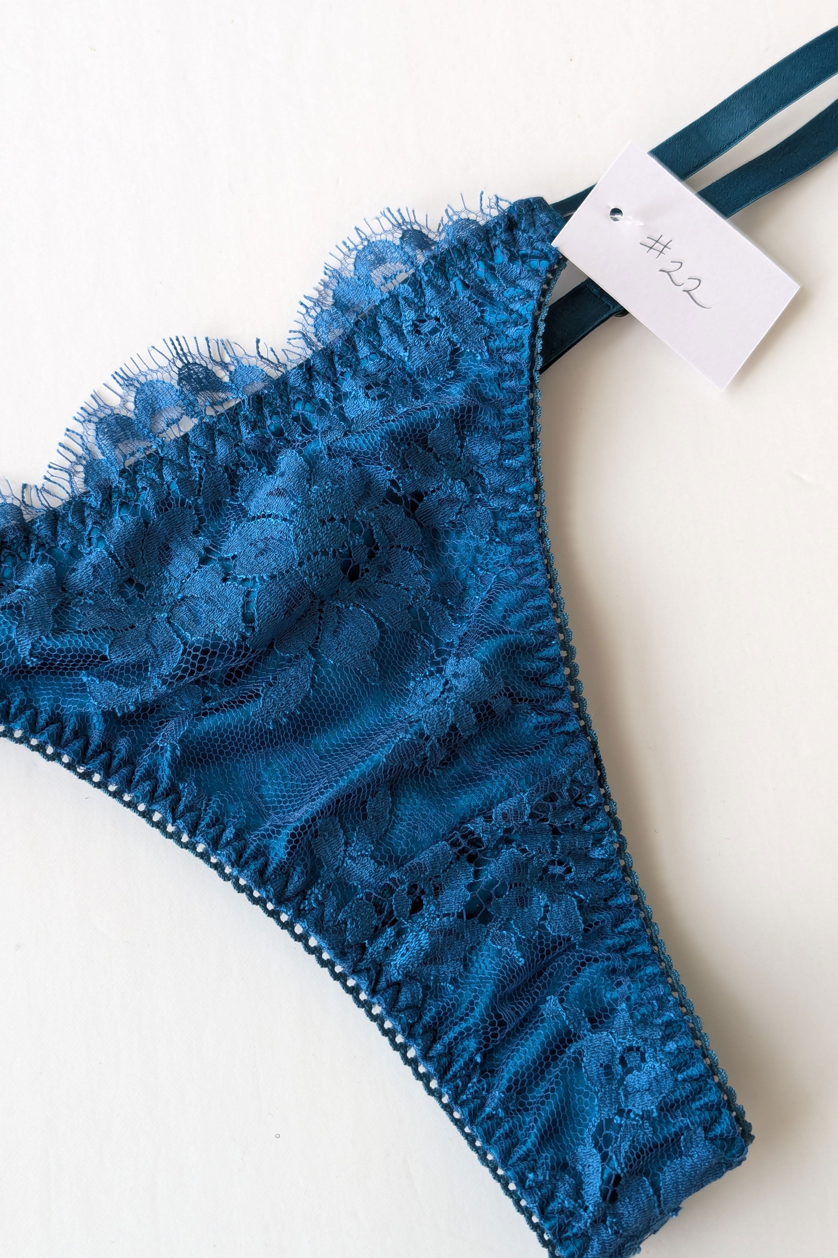 Silk and lace thong - Ocean