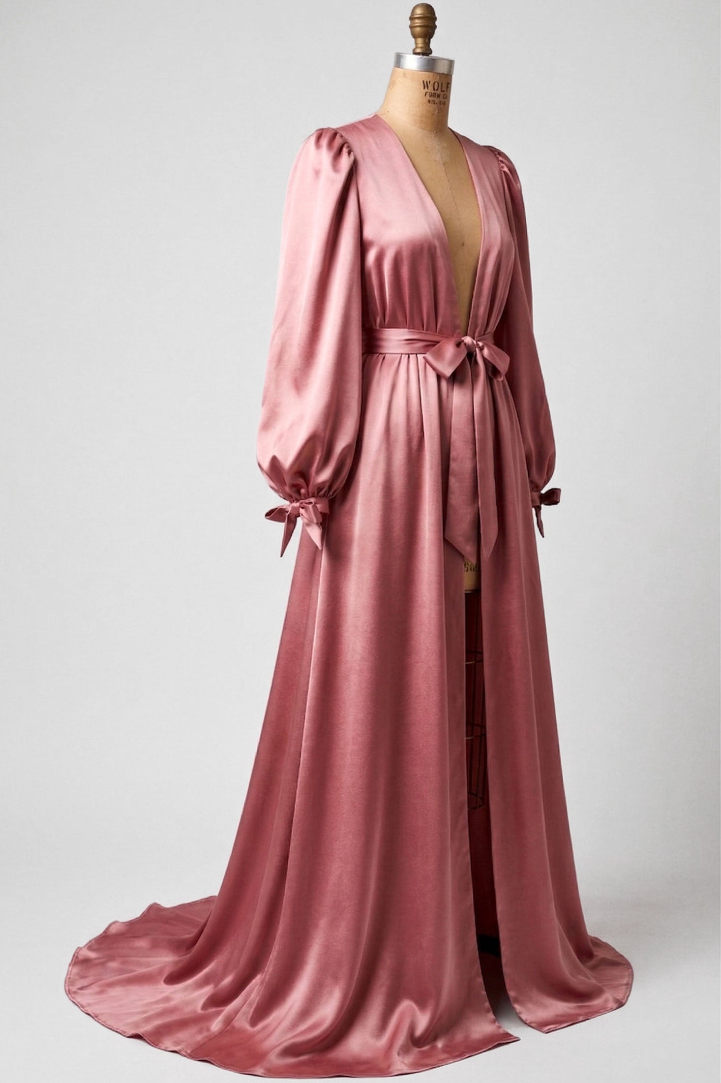 Pink satin dressing gown and peignoir set like in old hollywood movies