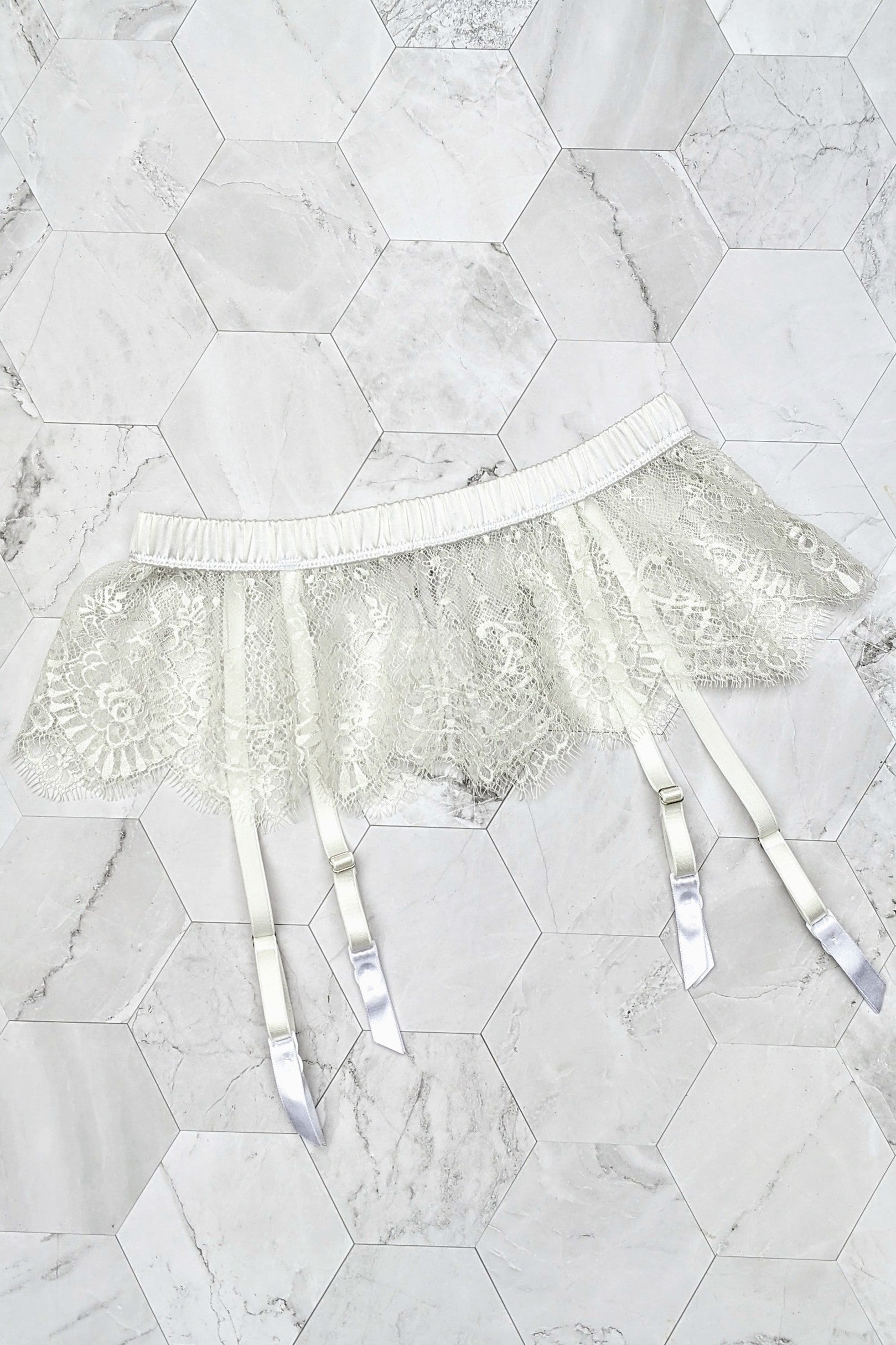 Lace 6 Strap Suspender Belt with High Waist and Boned in Black or White