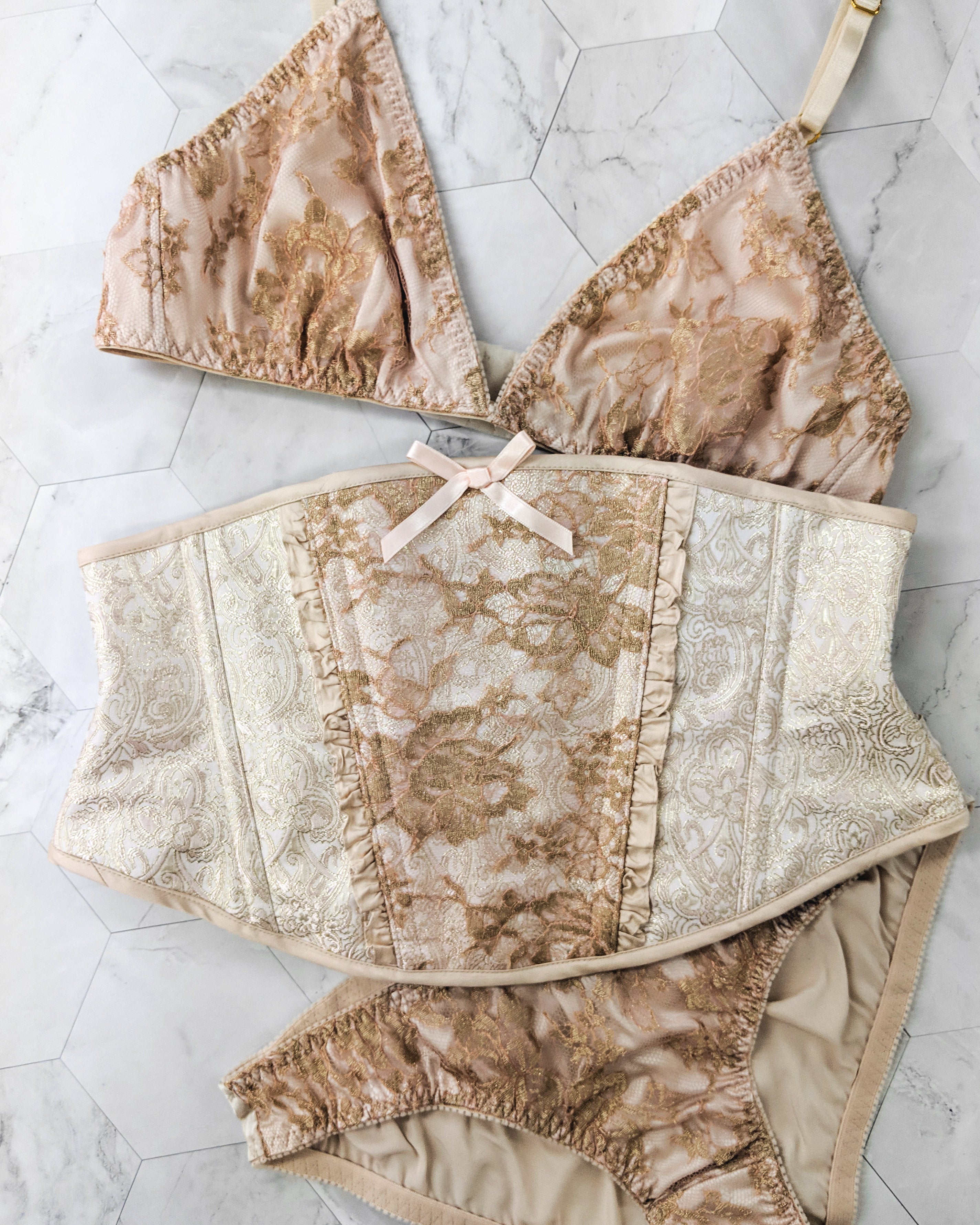 Nouvelle  A luxury lingerie collection with vintage roots