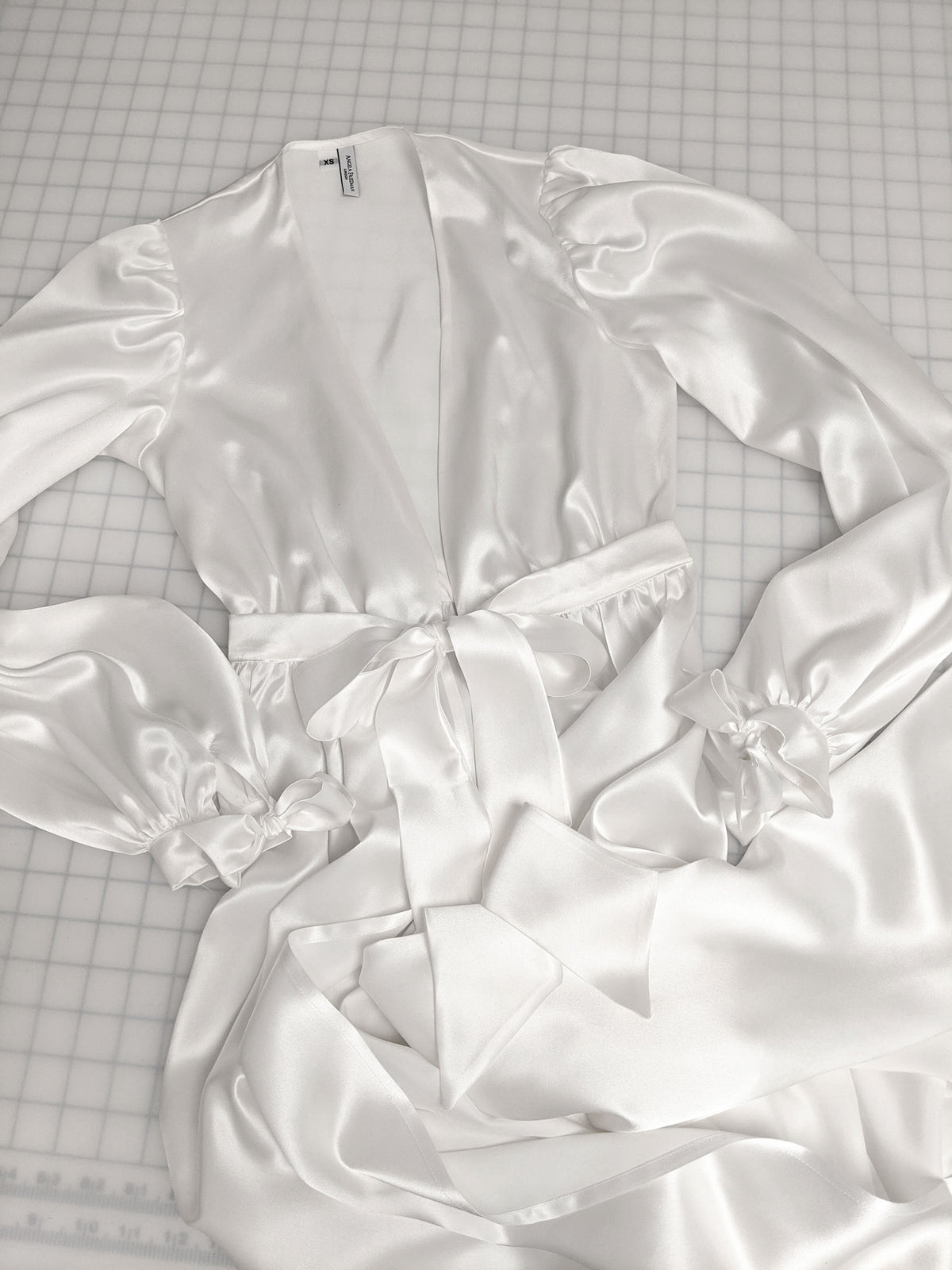 Vintage-style bridal robe in 100% Silk