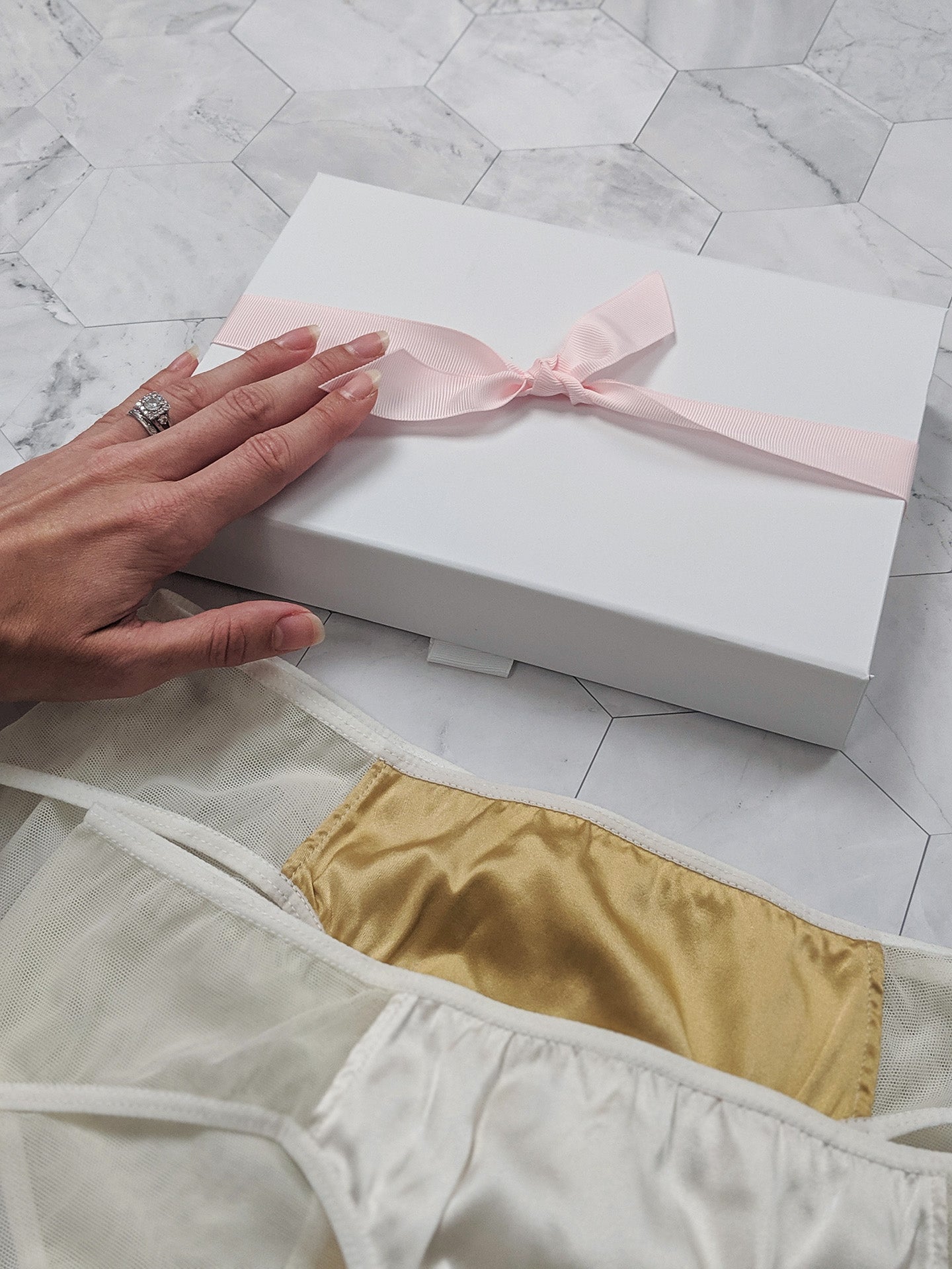 Chanel stunning gift box packaging silk paper & Nepal